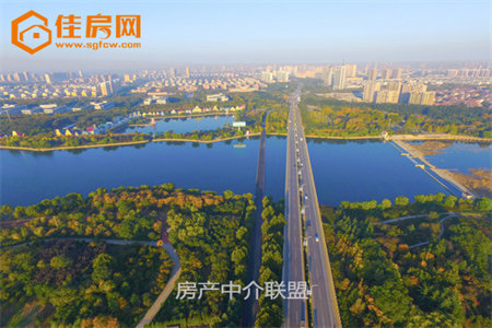 皇家半岛3室2厅2卫62万114m2精装修出售帯附房